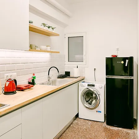 Apartament Quiet In Katehaki Metro. *